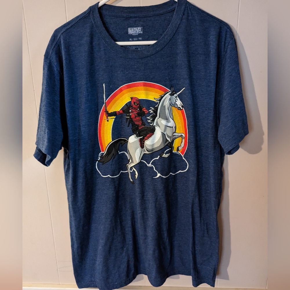 Marvel Comics Dead Pool on Unicorn Rainbow Tee Men's Size XL Blue